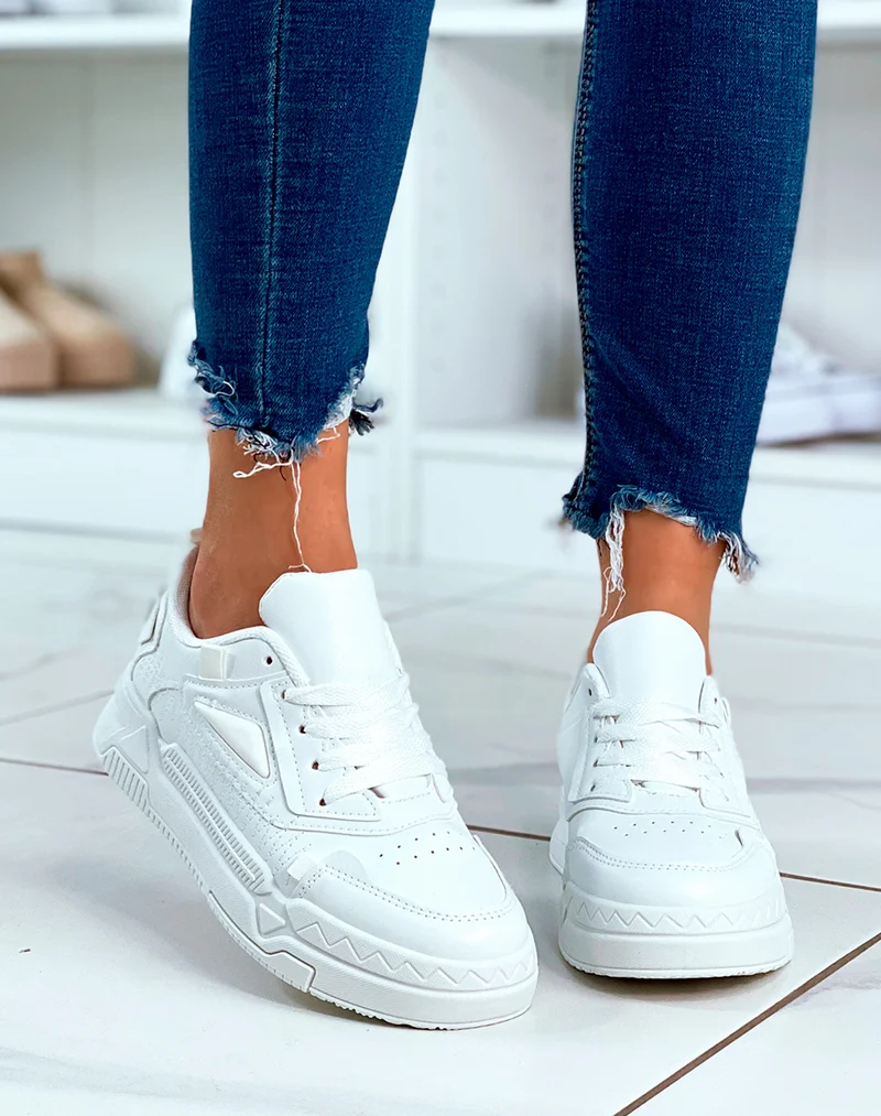 Baskets blanches à lacets avec détail pour femme