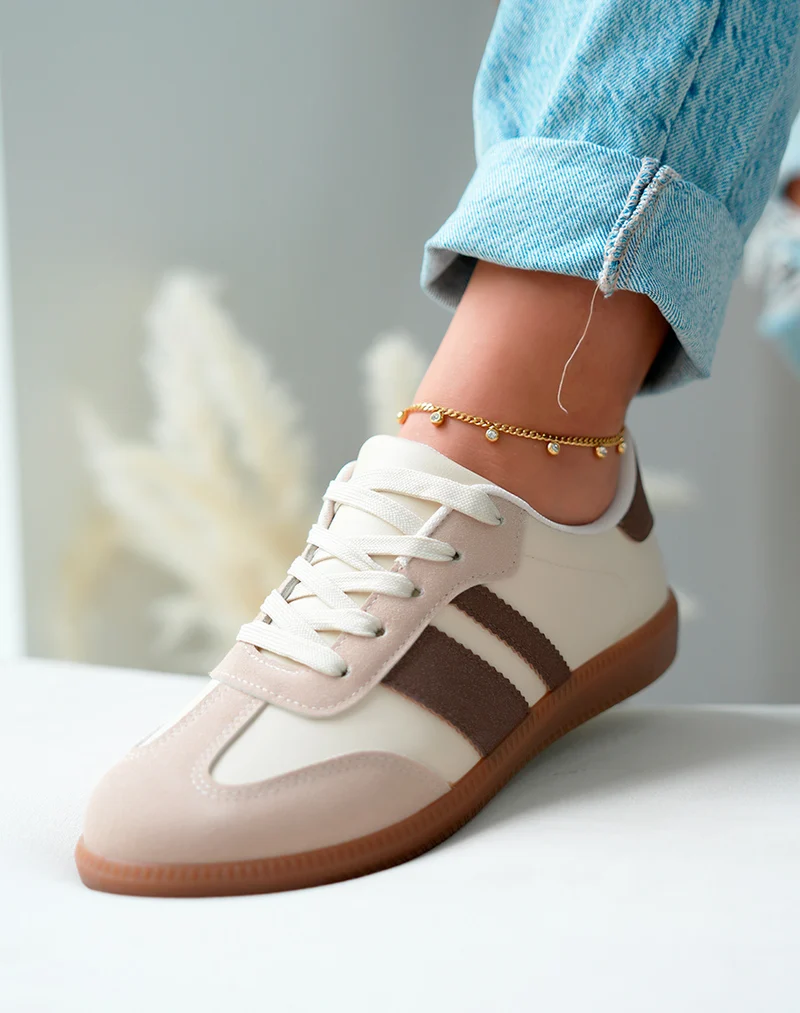 Baskets femme à empiècements beige et taupe avec semelle marron clair