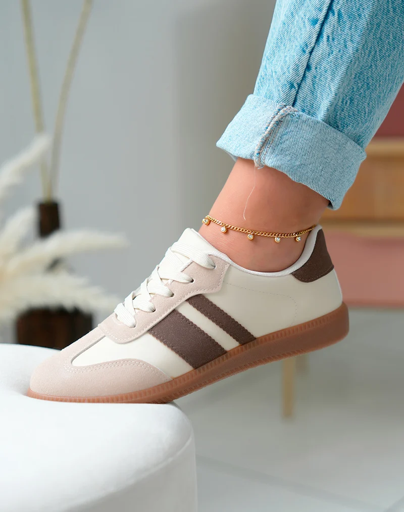 Baskets femme à empiècements beige et taupe avec semelle marron clair
