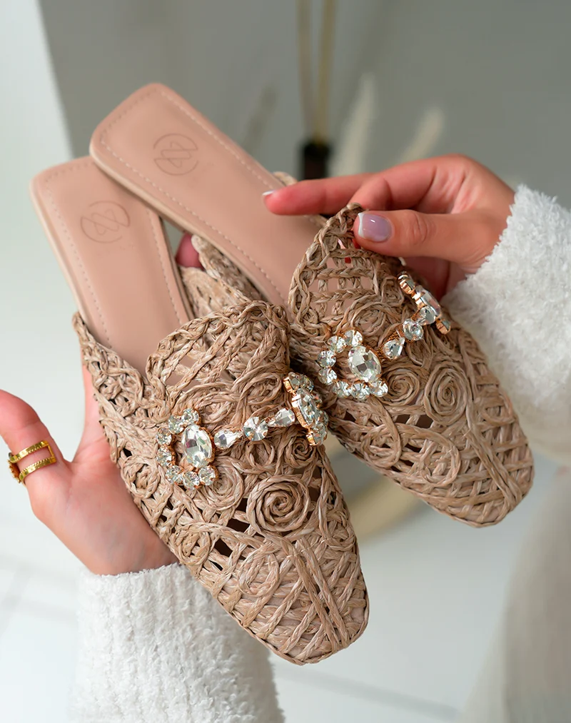 Mules Plates Femme Taupe en Corde avec Détails Bijoux – Fusion d'Artisanat et de Glamour