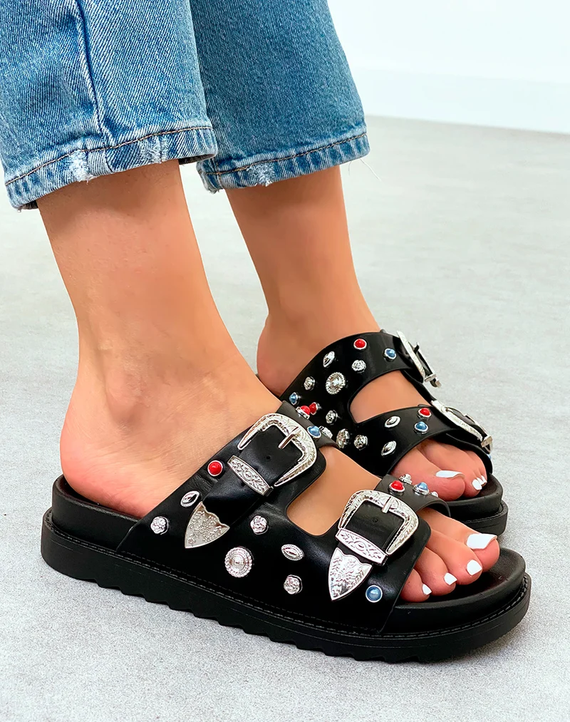Sandales Mules Noires Femme à Sangles Cloutées et Bijoux Colorés – Audace et Style
