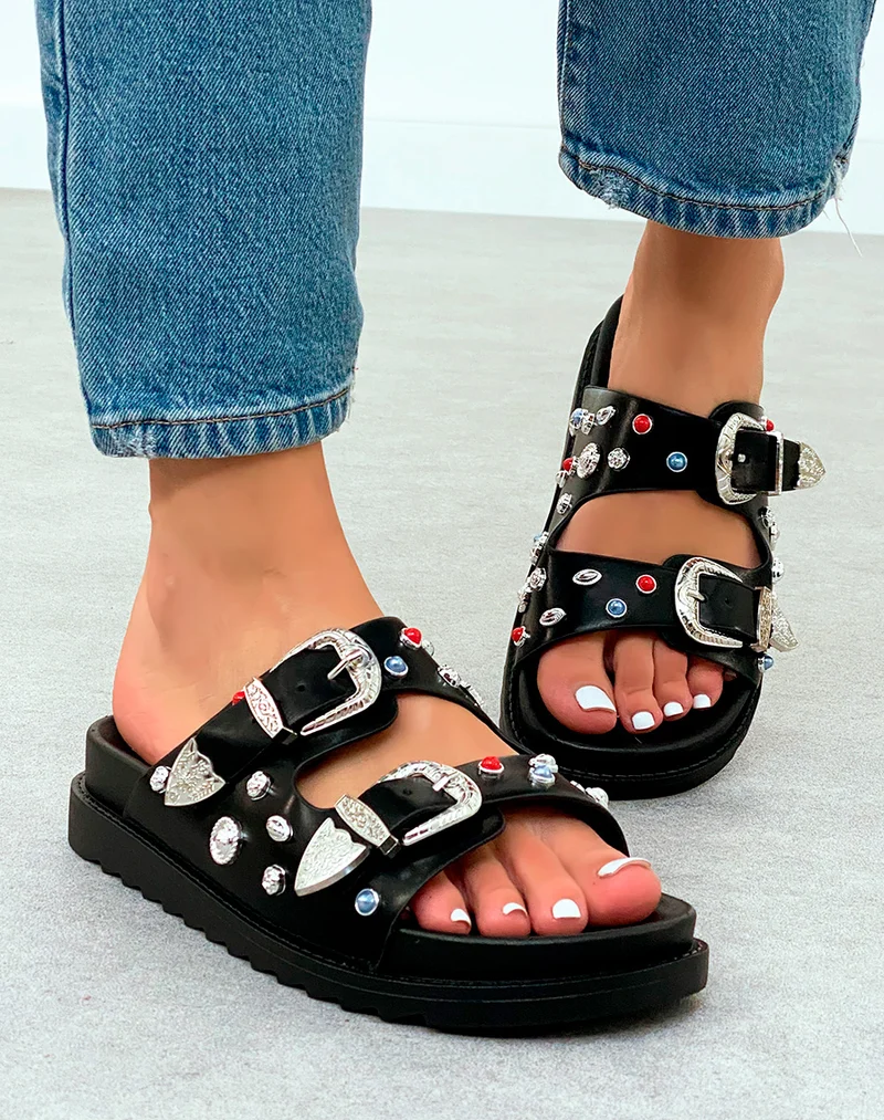 Sandales Mules Noires Femme à Sangles Cloutées et Bijoux Colorés – Audace et Style