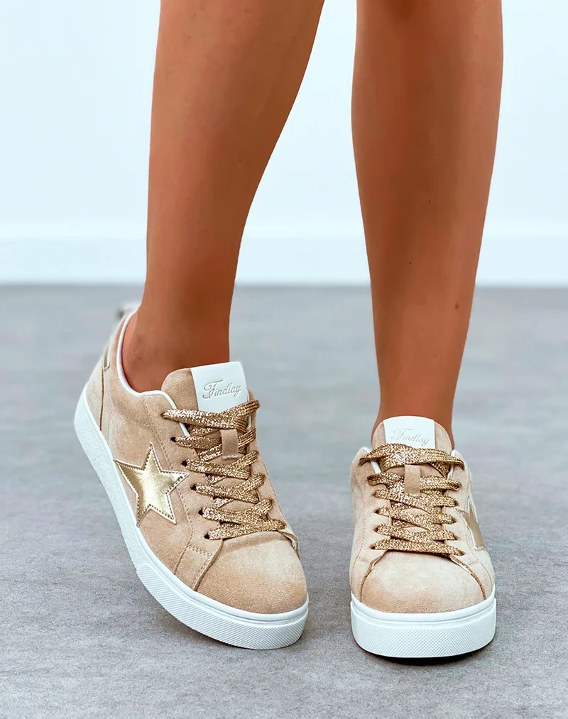 Baskets femme en suédine beige à lacets et détail dorée