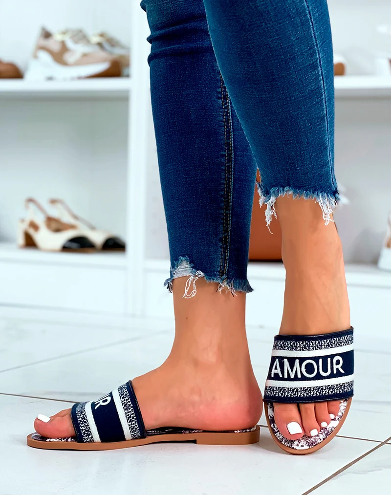 Mules bleues en tissu à inscription Amour