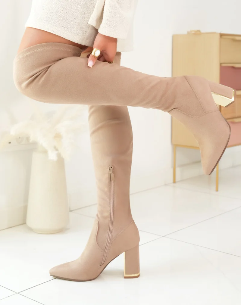Cuissardes marron clair en suédine à talon avec détail doré pour femme