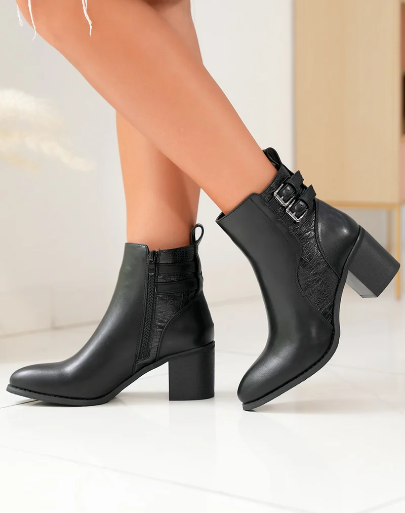 Bottines Noires Bi-Matière : L'Incontournable Tendance de la Saison