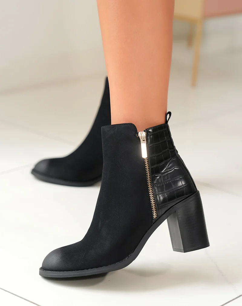 Bottines Noires Bi-Matière : Un Classique Réinventé avec Élégance