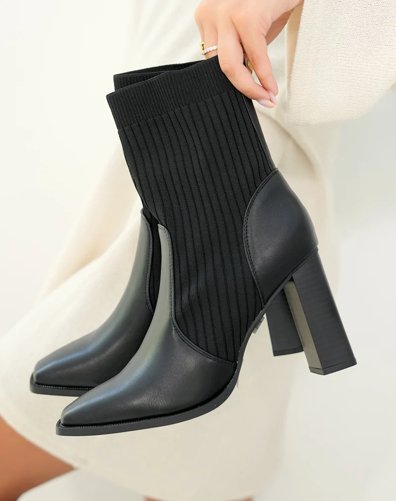 Bottines Classiques Bi-matière à Bout Carré - La Quintessence de l'Élégance Féminine