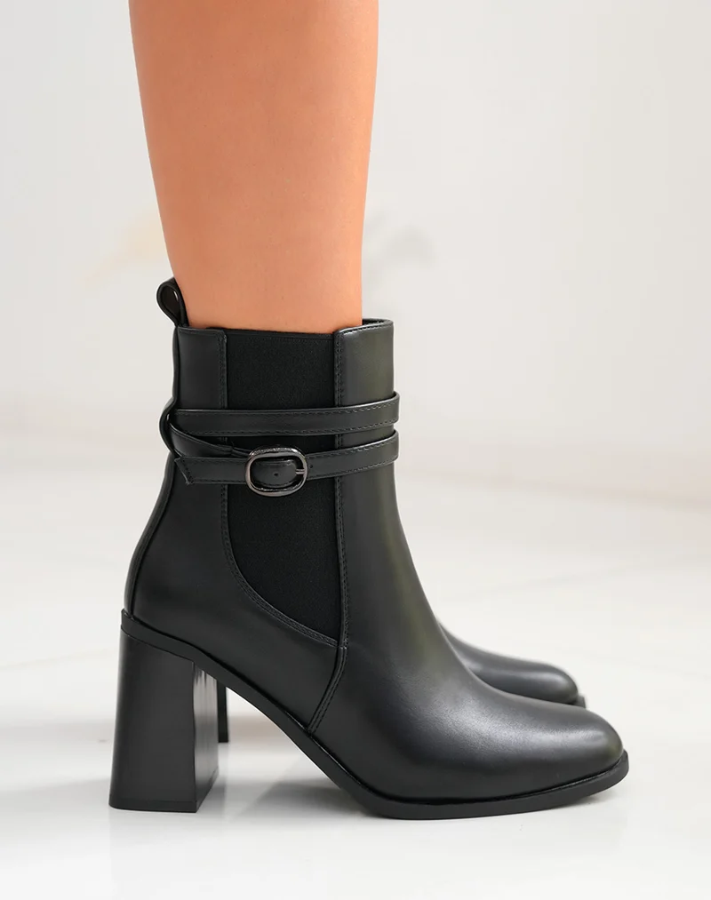 Chic et Polyvalentes : Bottines Noires Bi-Matière avec Talon et Sangles Ajustables