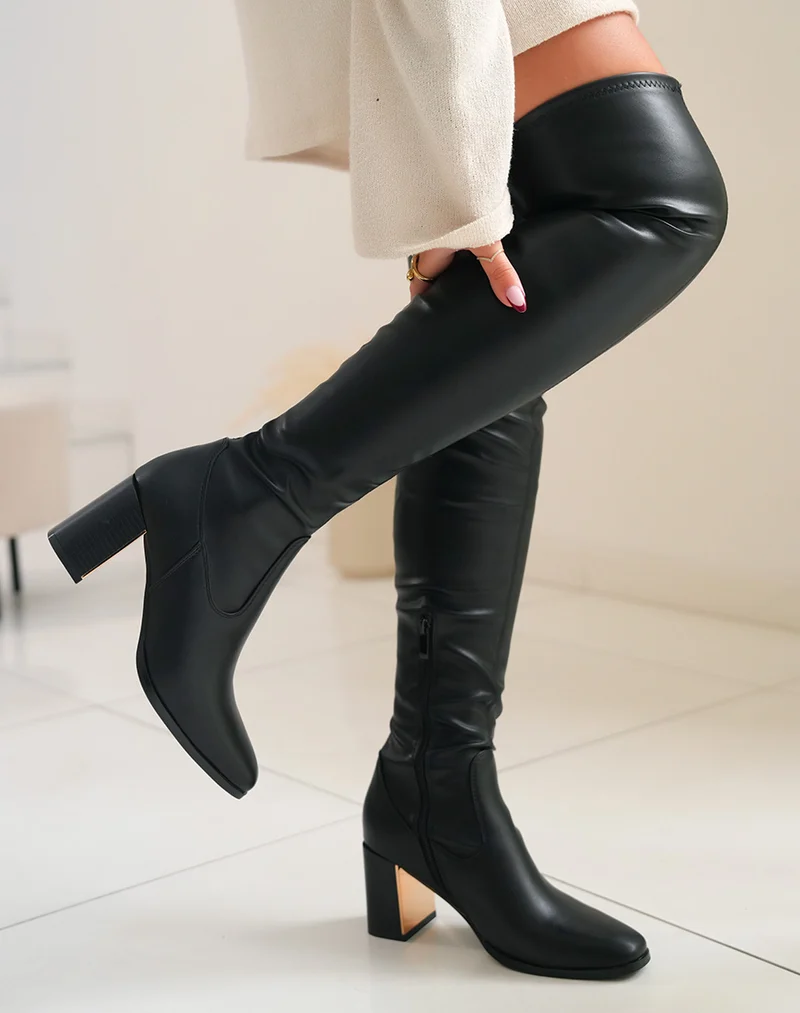 Cuissardes noires femme à talon et détail doré