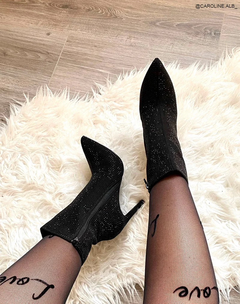 Bottines à talon noires à strass