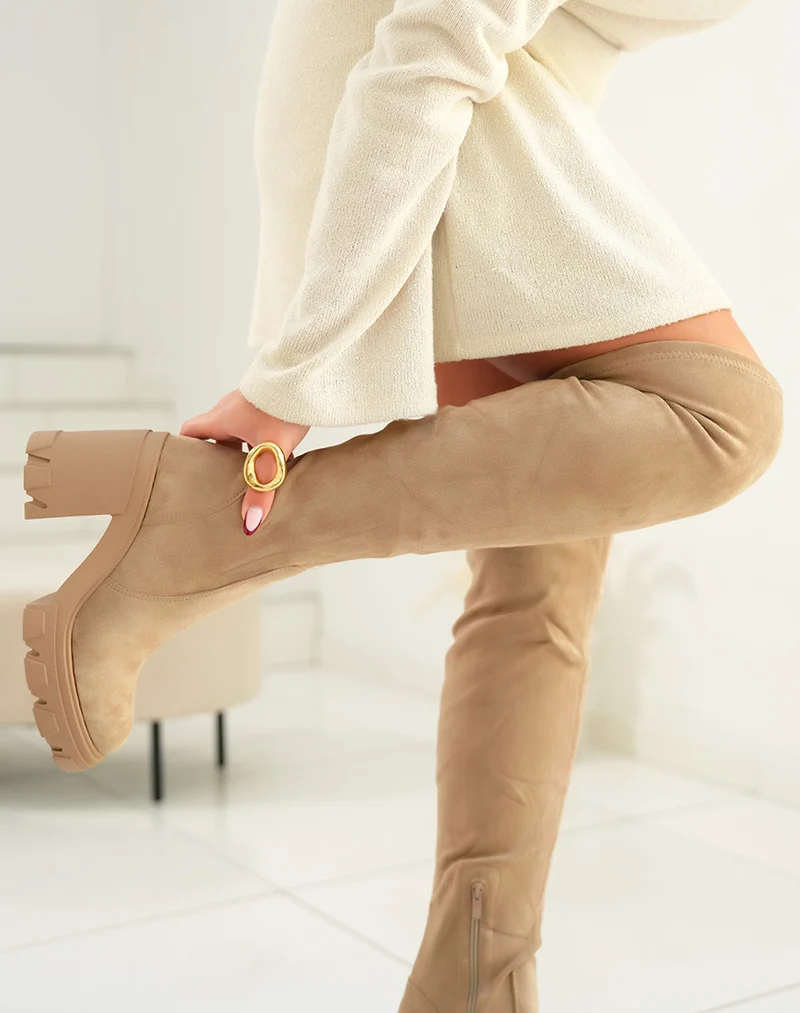 Cuissardes en suédine beige à talon cranté