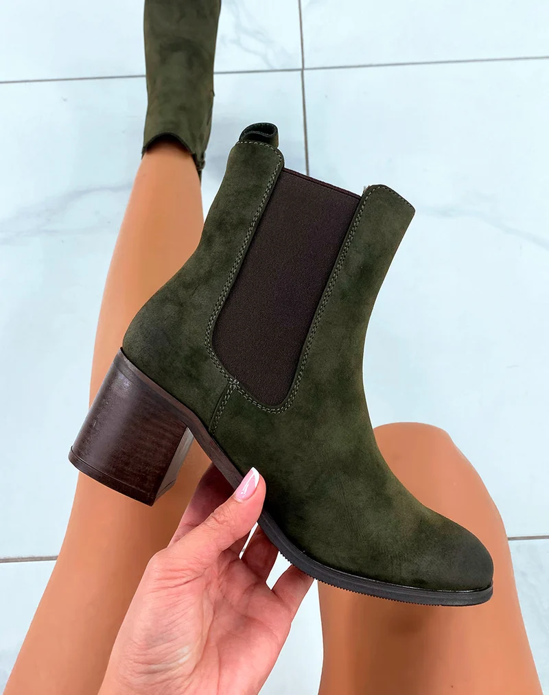 Bottines Kaki en Suédine à Talon : Un Style Tendance pour la Femme Moderne