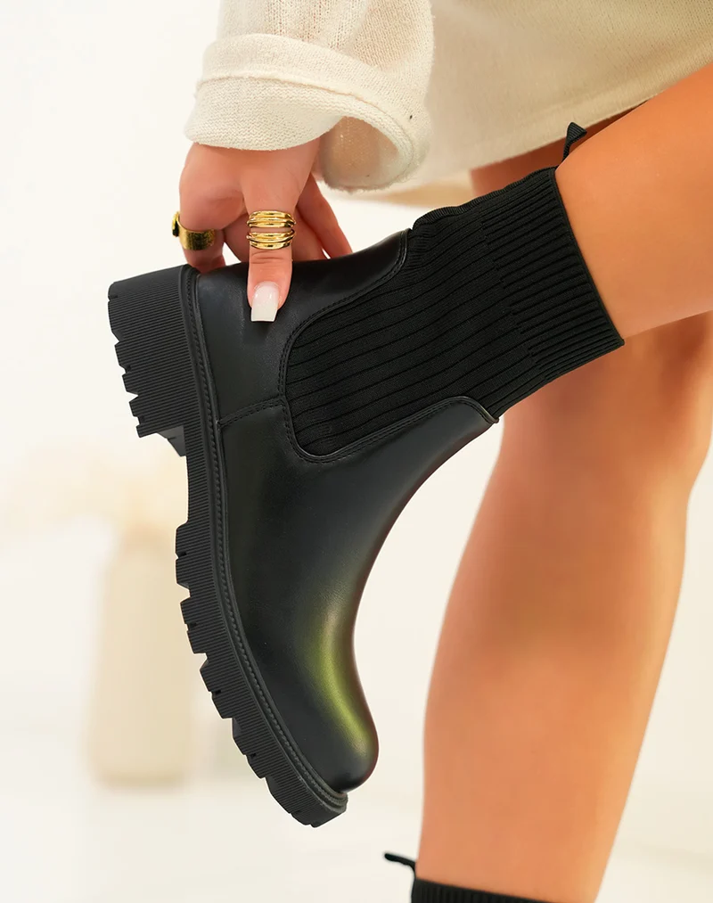 Bottines chelsea bicolores effet chaussette - L'élégance au pied pour chaque femme