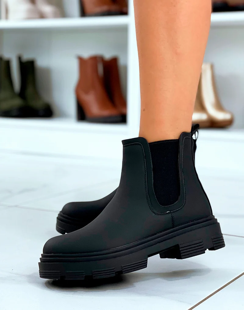 Bottines Noires Effet Mat Style Chelsea
