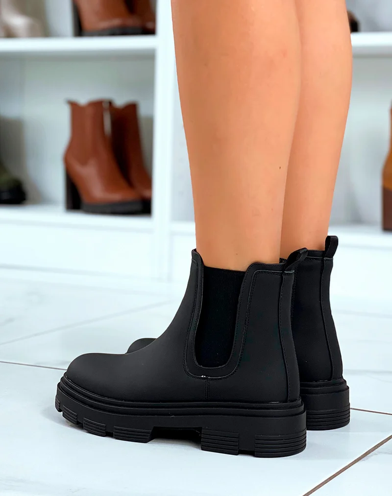 Bottines Noires Effet Mat Style Chelsea