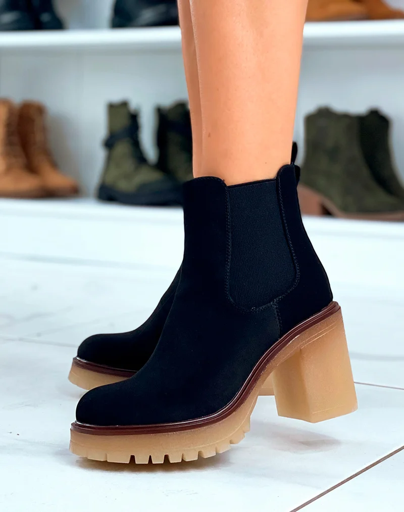 Sophistication Urbaine : Bottines Noires en Suédine à Talon et Élastique Large