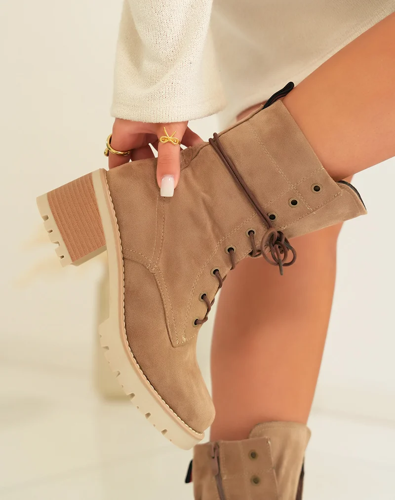 Bottines femme kaki montantes : suédine à l'honneur