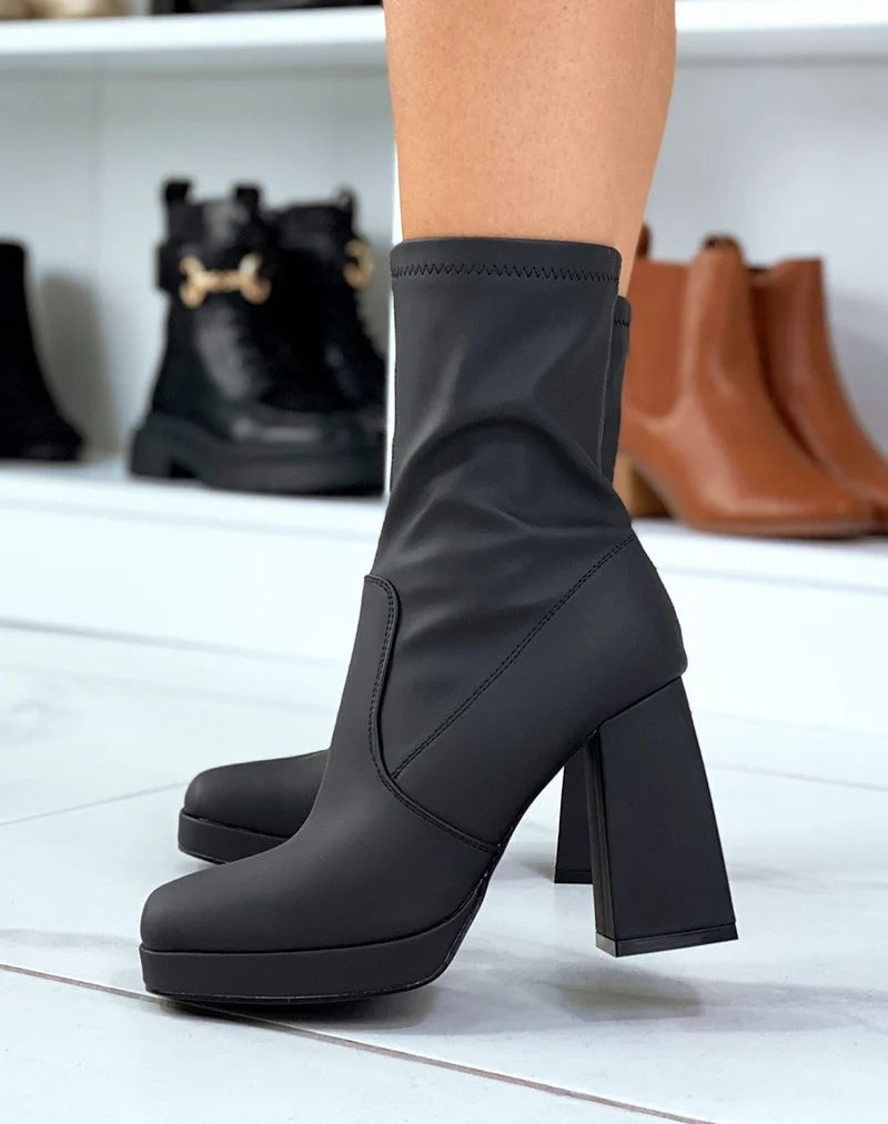 Bottines noires à talon effet chaussettes noir mate