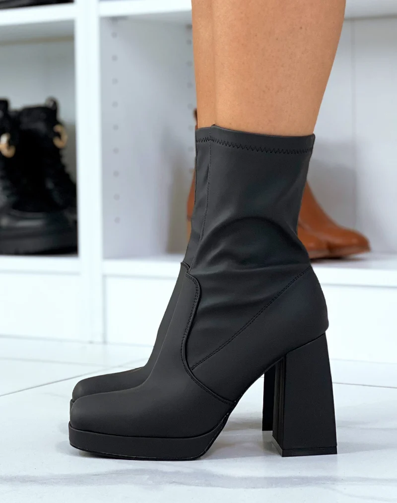 Bottines noires à talon effet chaussettes noir mate