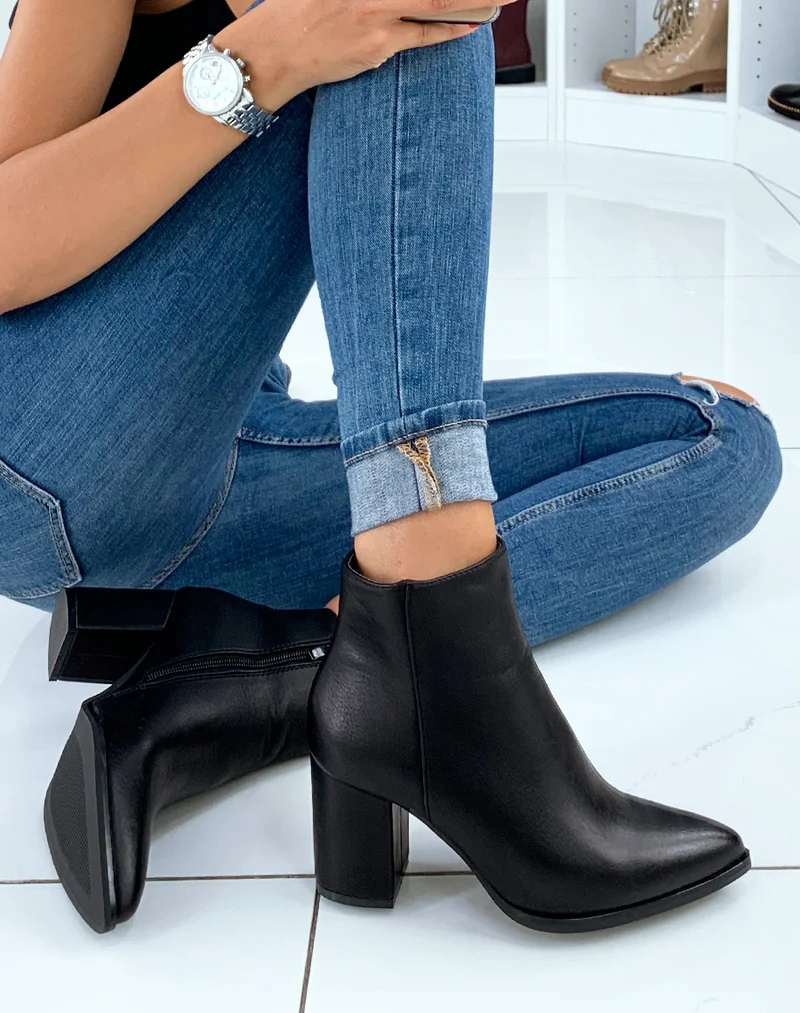 Bottines basses noires à bout pointu