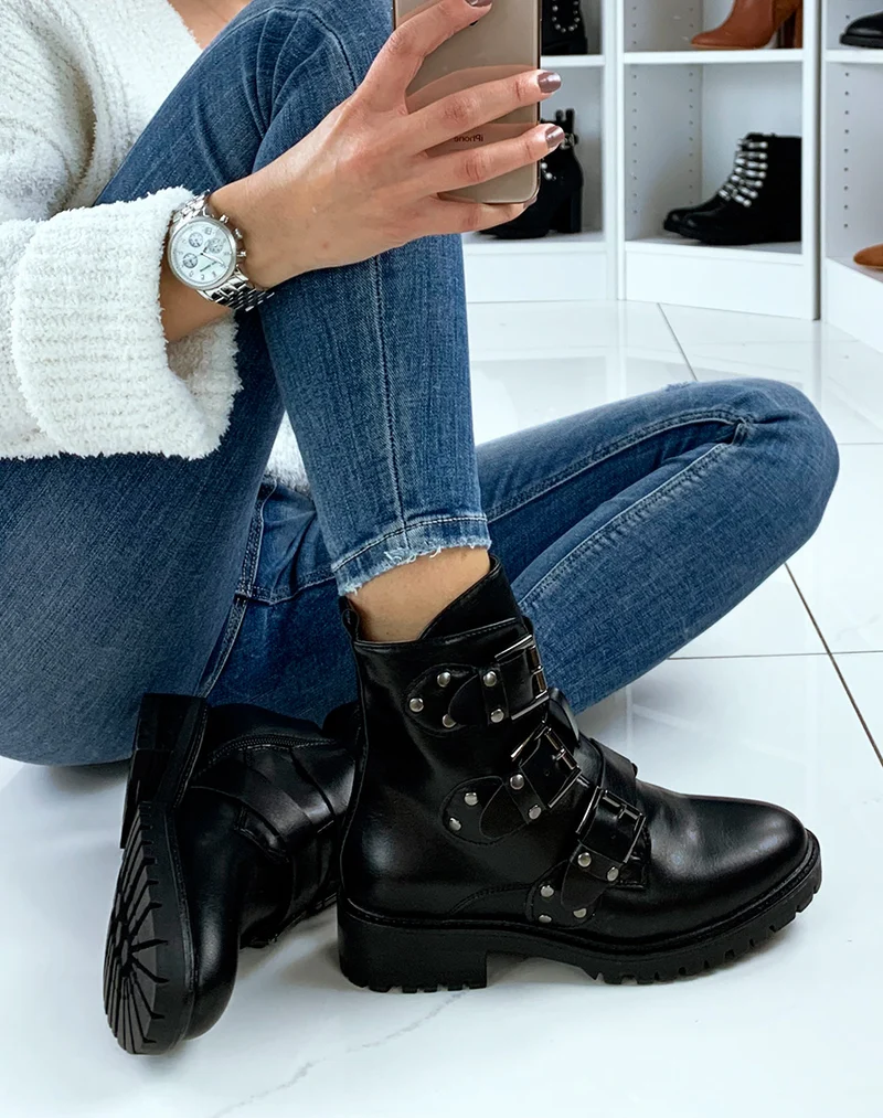 Bottines noires à multiples brides