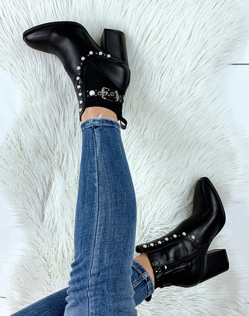 Bottines à talon noires perlées