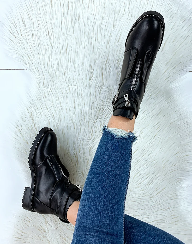 Bottines noires avec fermeture à l’avant