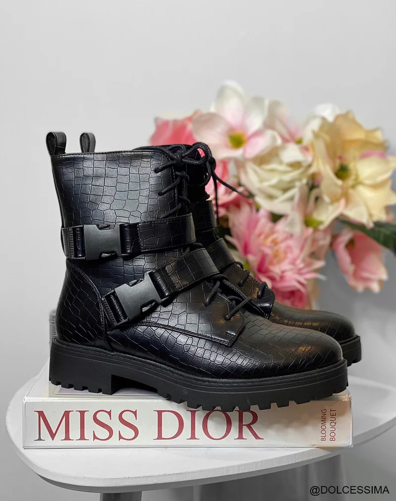 Bottines noires lacées effet croco à lanières clipsées