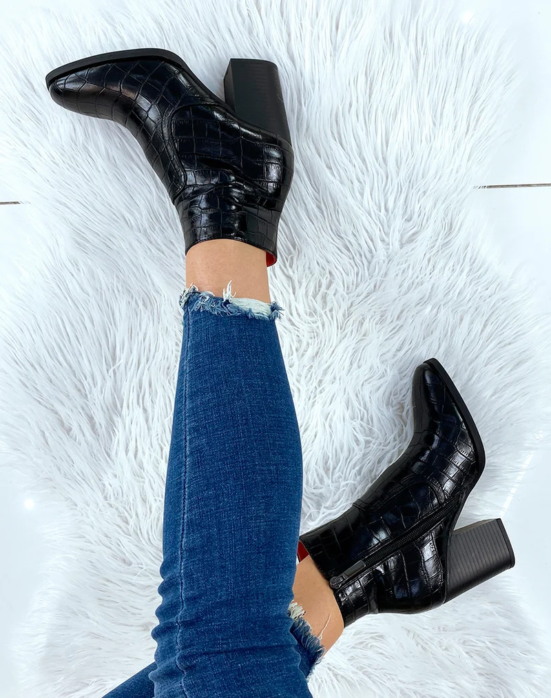 Bottines croco noir à talon et à bout carré