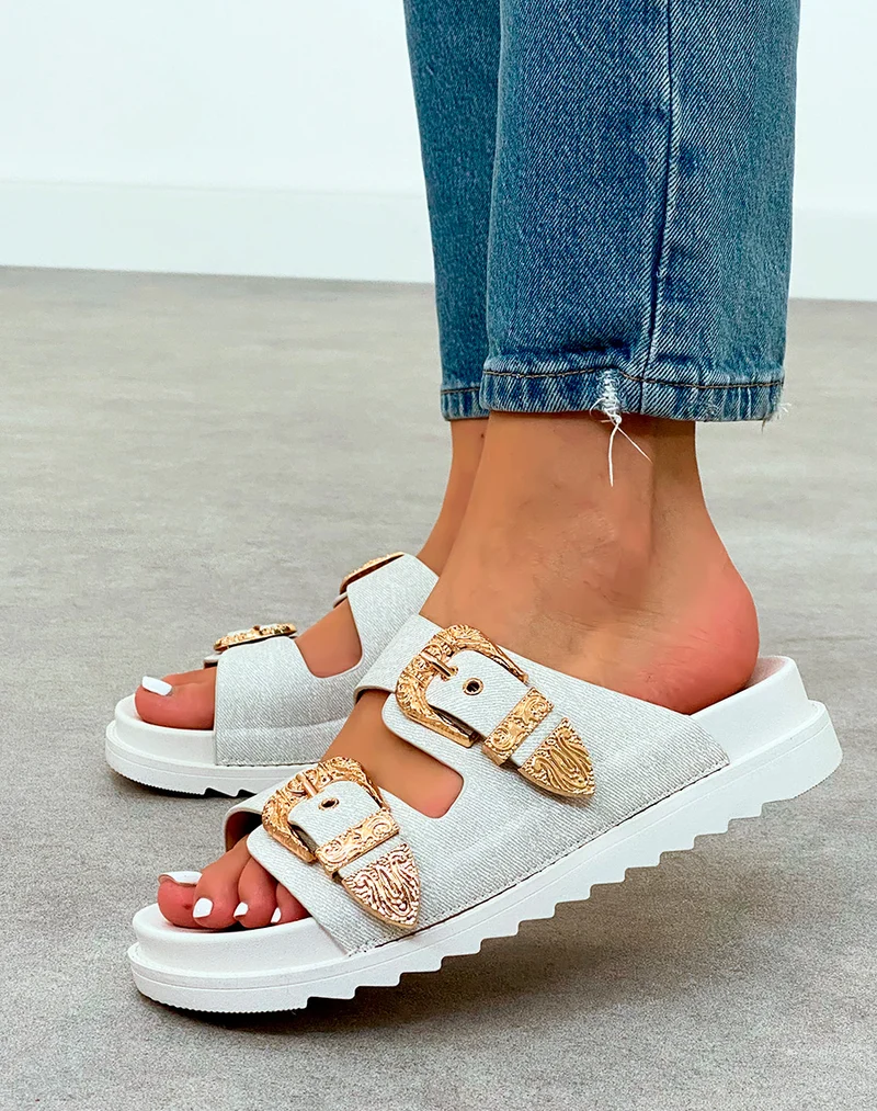 Mules Gris Clair avec Doubles Sangles et Boucles Dorées – Sophistication Urbaine