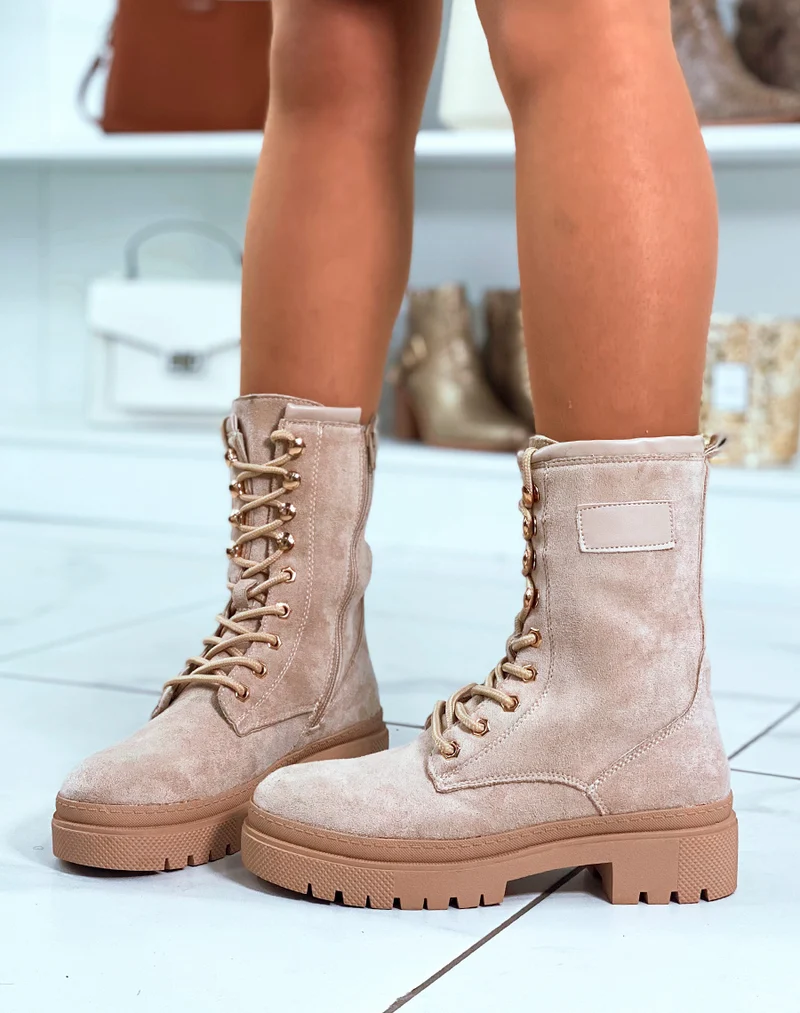 BOTTINES MONTANTES BEIGE EN SUEDINE ? LACETS AVEC SEMELLE CRANT?E