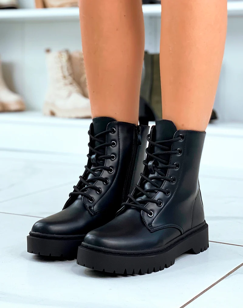 Bottines Noires à Lacets - L'Essence du Chic Urbain pour Femme