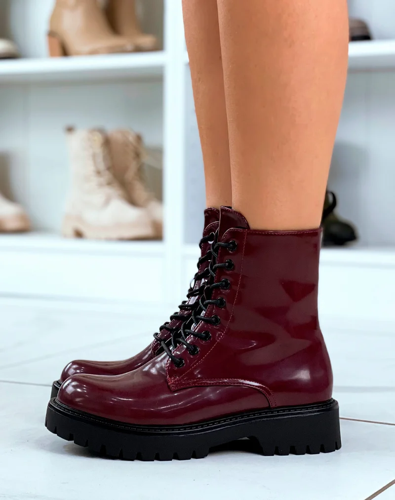 Bottines Montantes Bordeaux à Lacet avec Semelle Crantée pour Femme