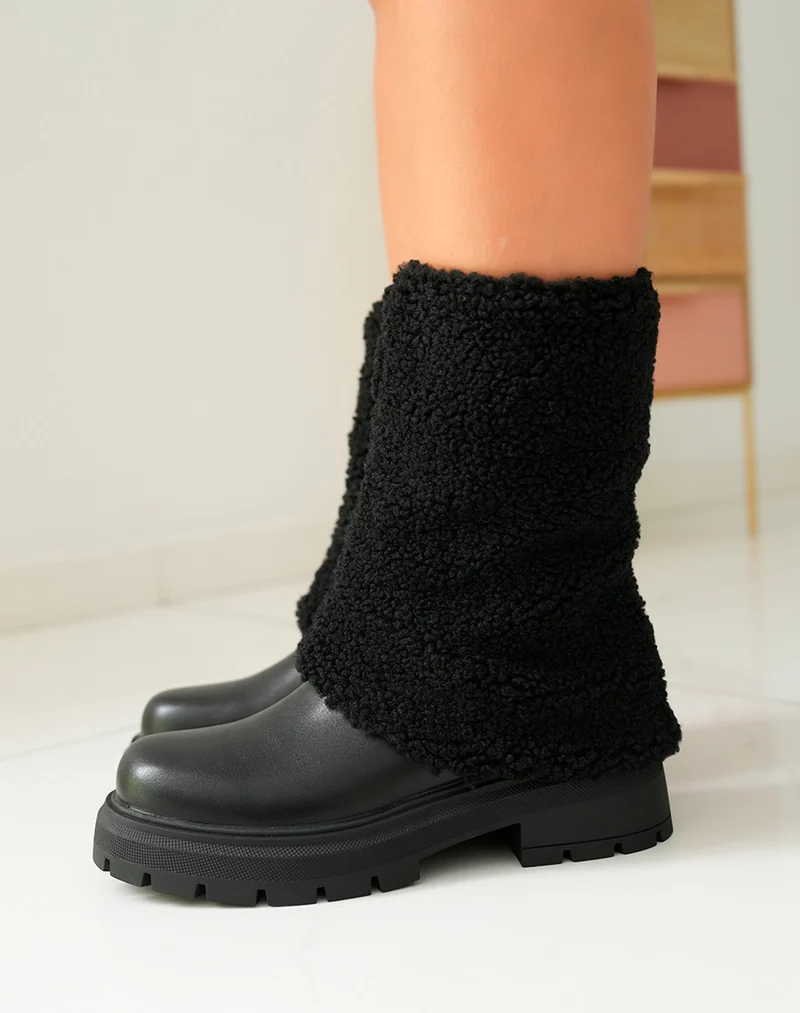 Bottes Femme Noires en Fausse Fourrure avec Semelle Crantée
