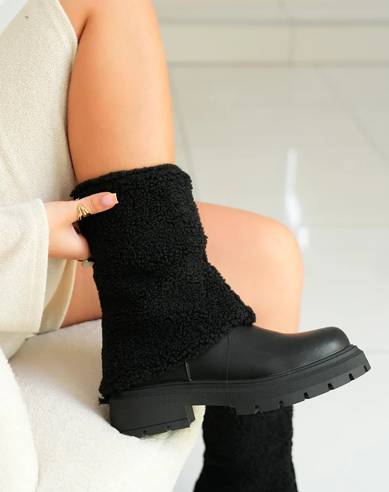 Bottes Femme Noires en Fausse Fourrure avec Semelle Crantée