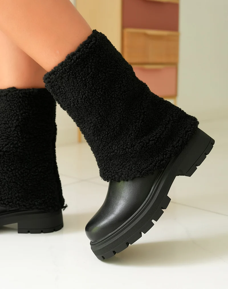 Bottes Femme Noires en Fausse Fourrure avec Semelle Crantée