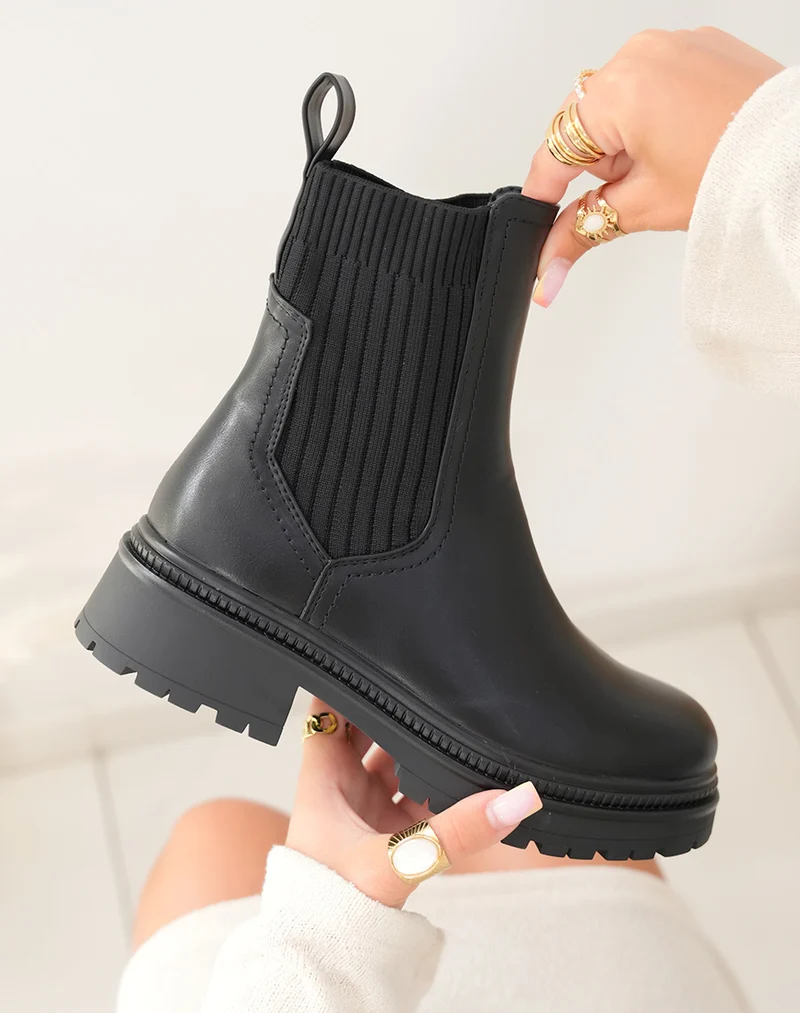 BOTTINES CHELSEA NOIRE : AUDACE & ÉLÉGANCE