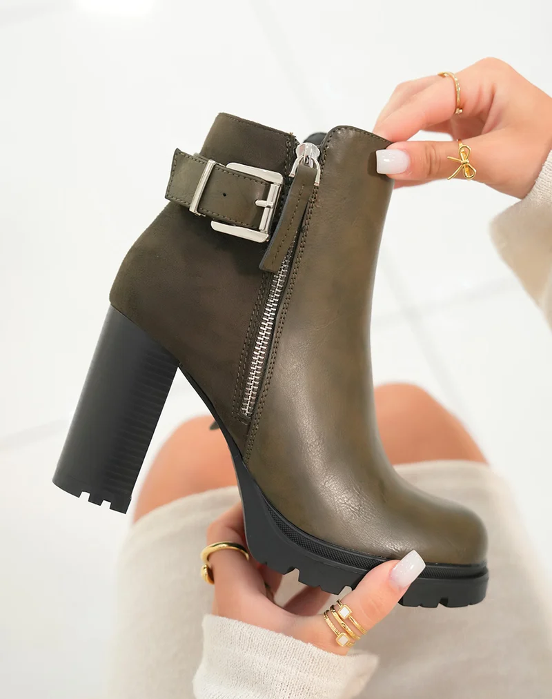 Bottines femme vertes avec sangles argentées et fermeture éclair semelle crantée