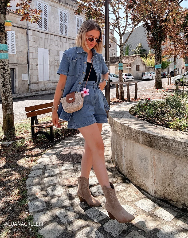 Bottes Santiags Femme en Suédine Taupe avec Détails Couture