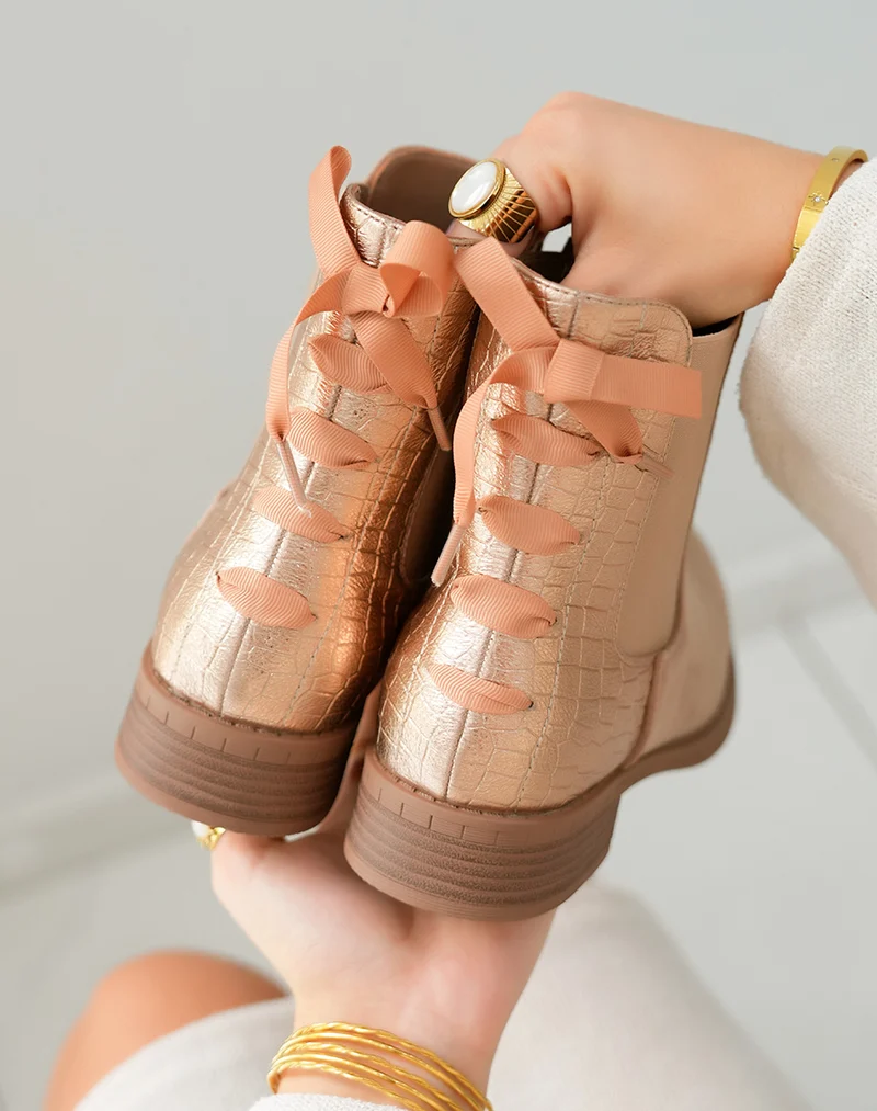 Bottines Bi-Matière en Suédine Taupe à Petit Talon pour Femme