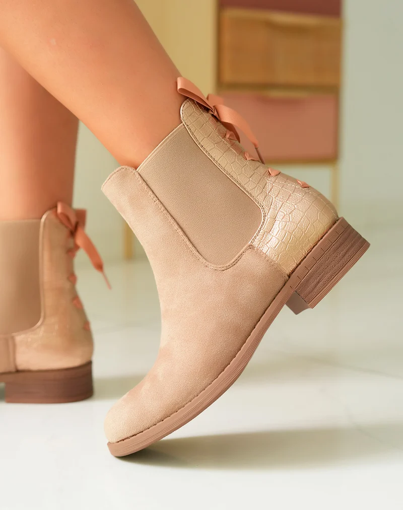 Bottines Bi-Matière en Suédine Taupe à Petit Talon pour Femme