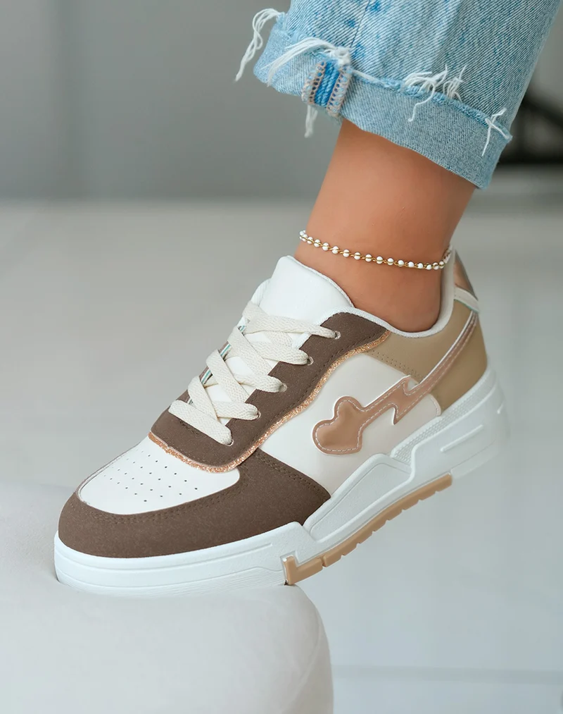 Baskets femme empiècements marron et beige foncé