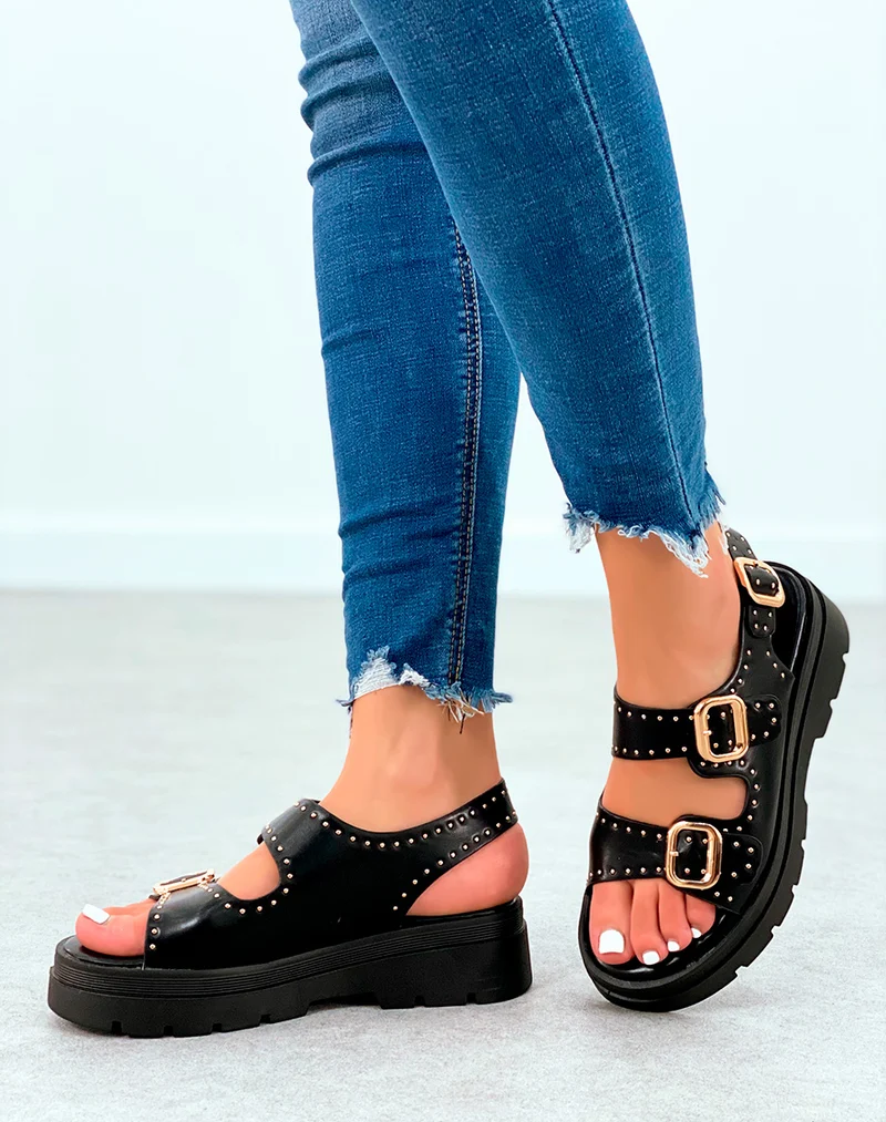 Sandales noires cloutées à multiples lanières et à la boucle réglable