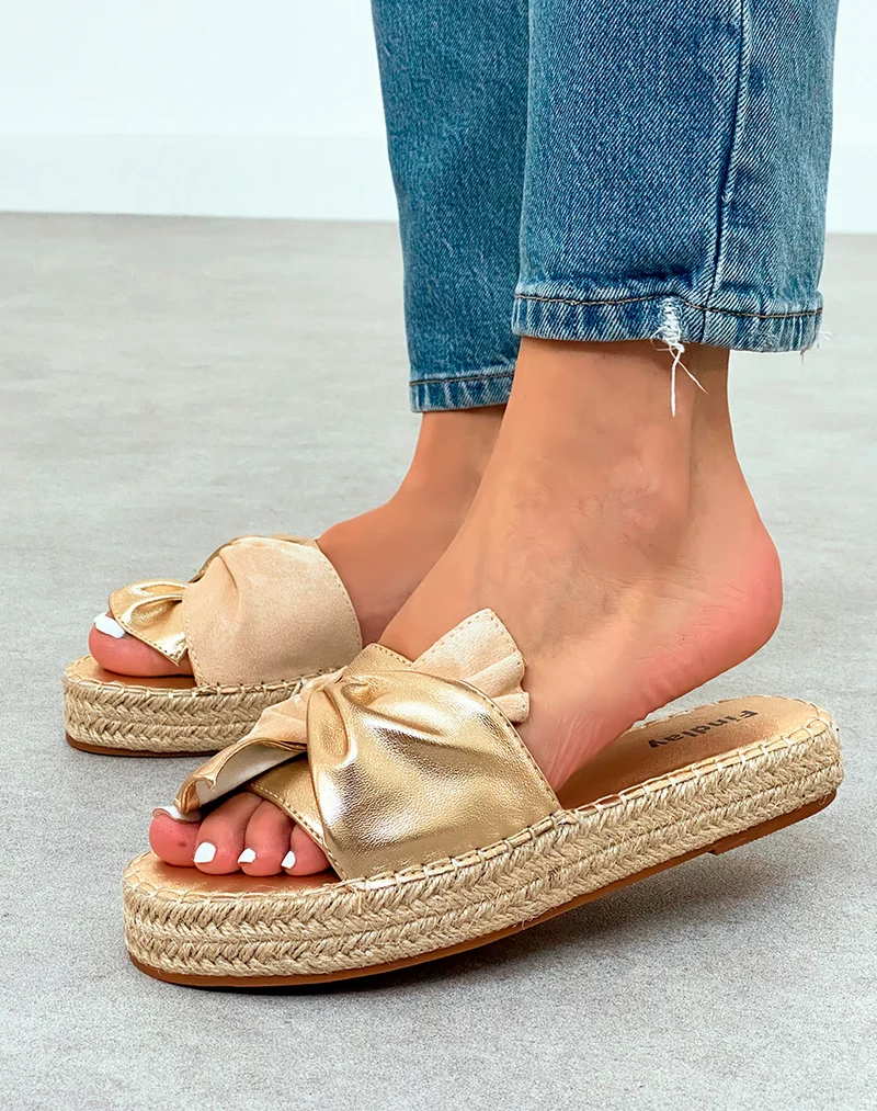 Mules Tendance en Suédine Beige avec Semelle en Corde et Nœud Doré