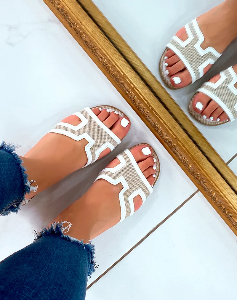 MULES BLANCHES BI-MATIÈRE ET FORME EN H