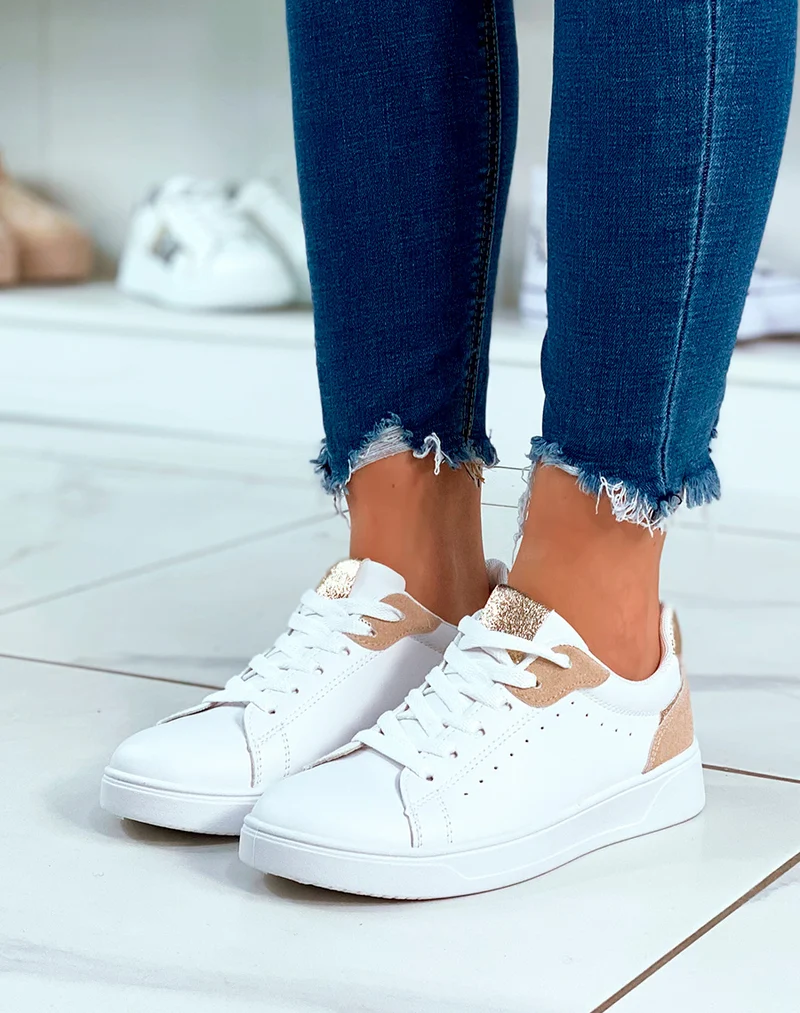 Baskets blanches à lacets avec détail beige et doré pour femme