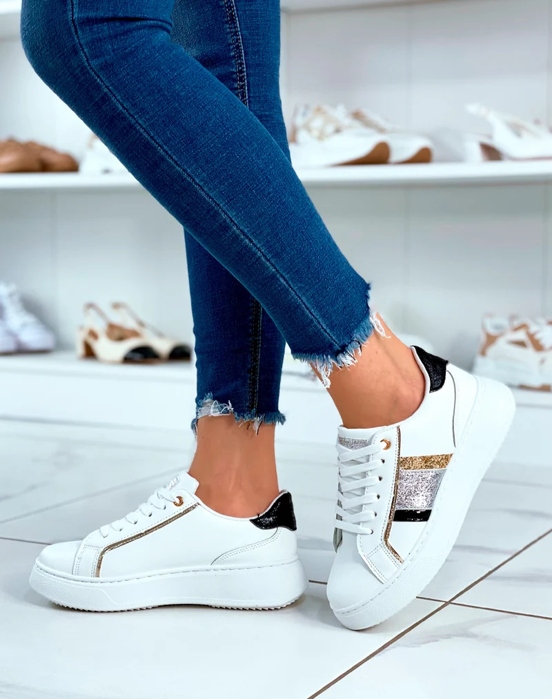 Baskets blanches à lacet et aux détails élégants