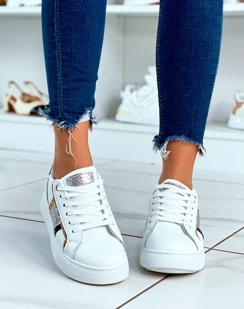 Baskets blanches à lacet et aux détails élégants