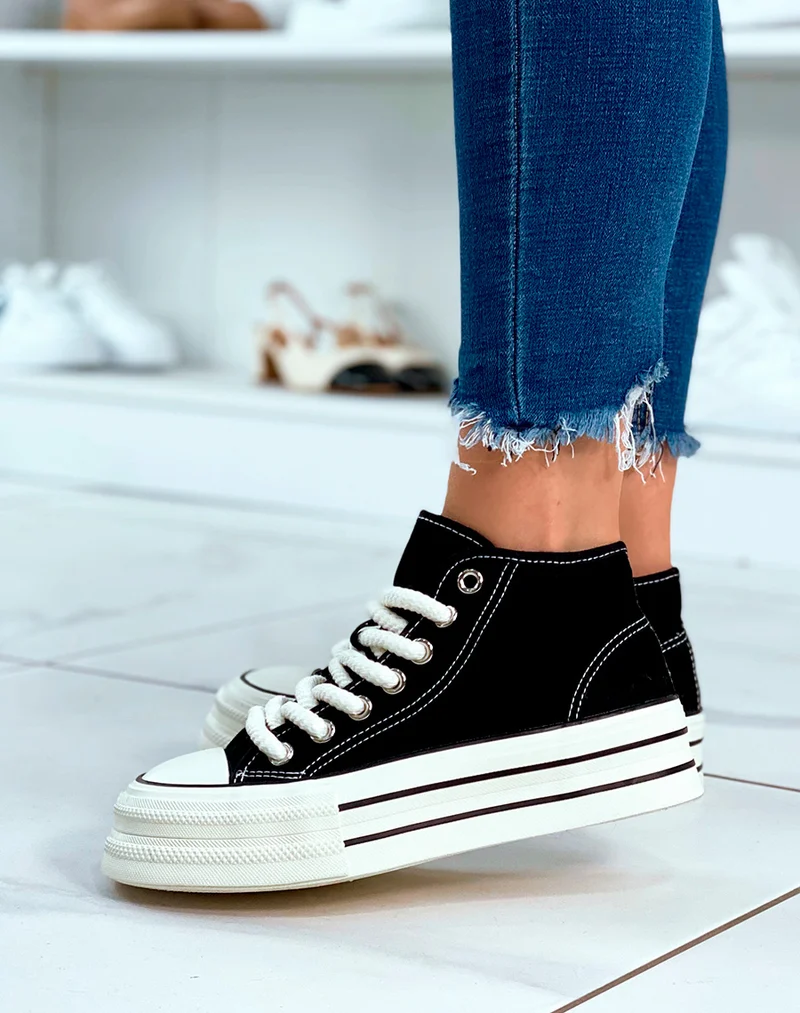 Baskets noires à lacets épais tendances
